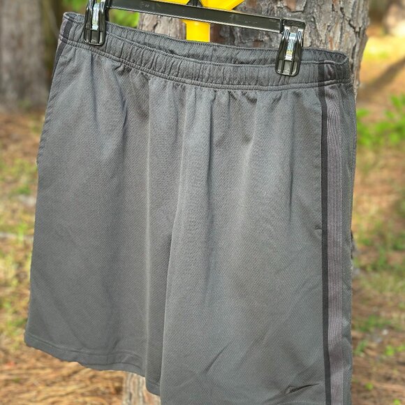 Nike Men's Grey Shorts - Picture 1 of 3